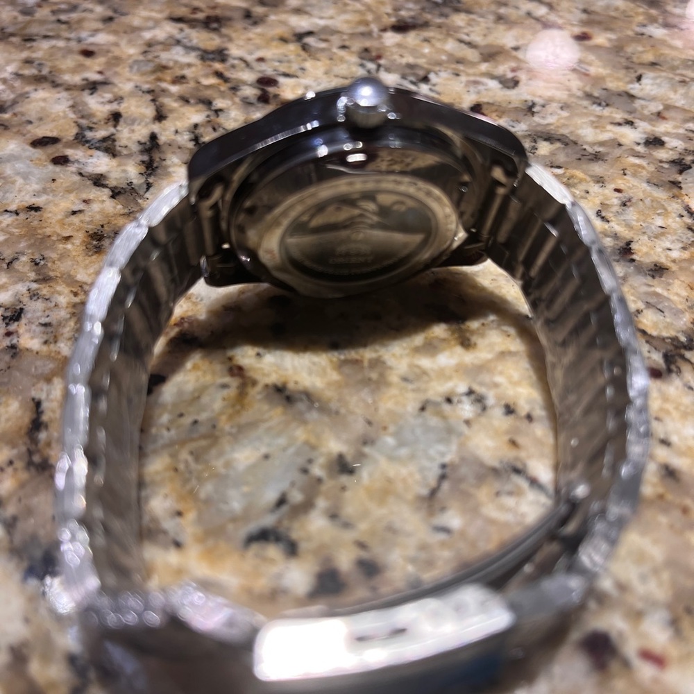 New Orient Silver Automatic Mechanical Watch with Red Dial - Picture 5 of 5